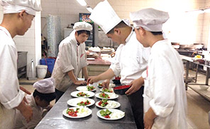 �����׶Σ�����ǿ��ģ��